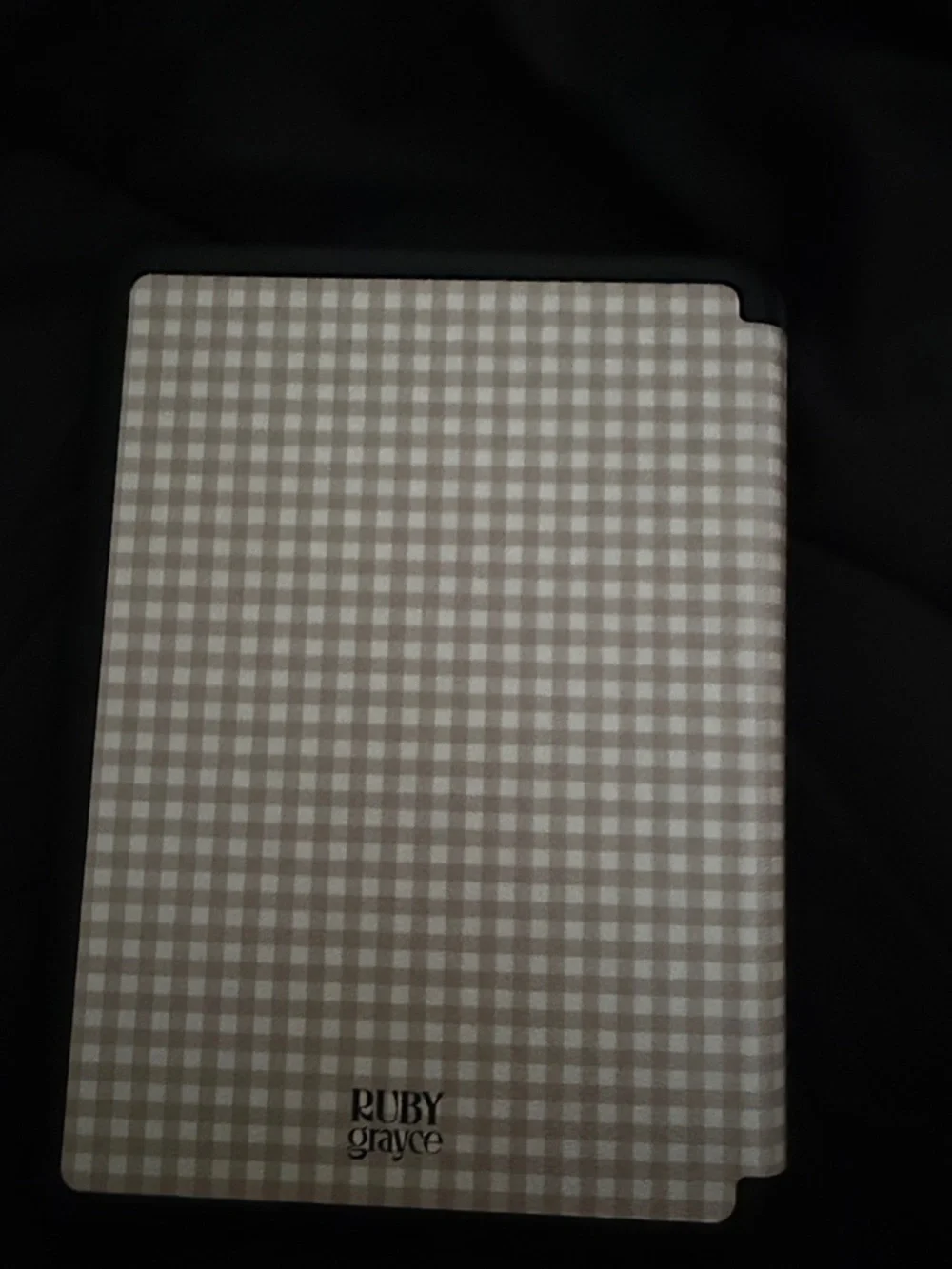 Plot Twist Ruby Grayce Kindle Case - Beige Gingham